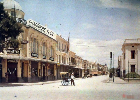 Vẻ đẹp Việt Nam xưa trong những tấm ảnh màu quý giá - 2 Phố Tràng Tiền, Hà Nội (1915)
