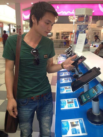 Đến nay, Văn Hòa đã có 5 cửa hàng kinh doanh nhiều loại hình dịch vụ tại Angola