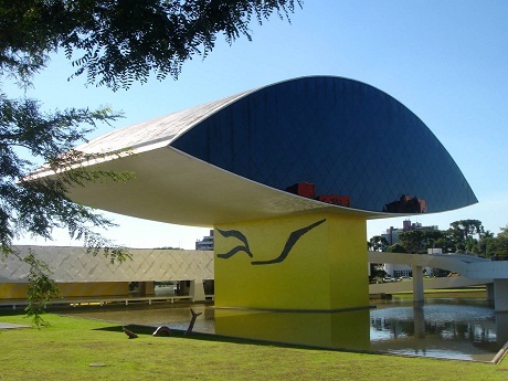 Viện bảo tàng Oscar Niemeyer nằm tại thành phố Curitibal được coi là một công trình của tương lai.
