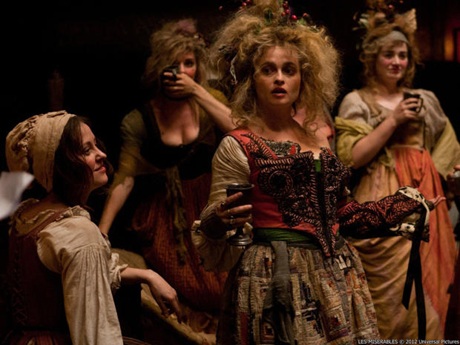 Ngắm những bộ phục trang lộng lẫy nhất được đề cử Oscar - 21 Helena Bonham Carter vào vai mụ Tênácđiê.