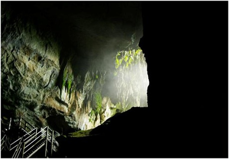 Thám hiểm những hang động sâu nhất thế giới - 10 Hang Gouffre Mirolda sâu nhất Châu Âu - 1733 m.