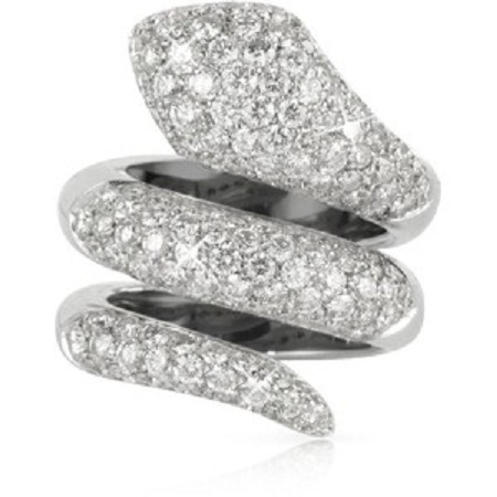 Ngắm những trang sức hình rắn đắt giá - 7 Chất liệu vàng trắng, kim cương, đá quý, giá 24.000 đô la.