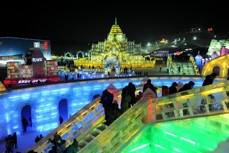 Kỳ ảo những tác phẩm làm từ băng tuyết - 7 Cầu thang xây dựng bằng băng đá