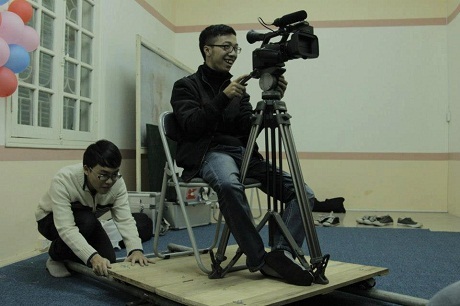 Đường ray tự chế để quay phim