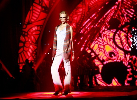 Chương trình có sự tham dự của người mẫu nước ngoài