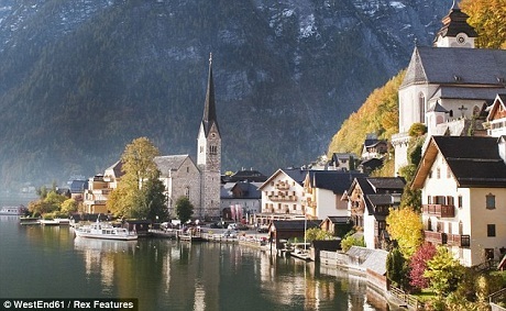 Trung Quốc bị tố là quốc gia "ăn cắp" kiến trúc giỏi nhất thế giới - 11 Thị trấn Hallstatt “xịn” của Áo