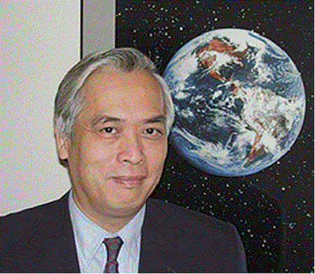 Nhà vật lý thế giới hãnh diện thấy tên ông Tổ tại Văn Miếu - 1 GS Trịnh Xuân Thuận