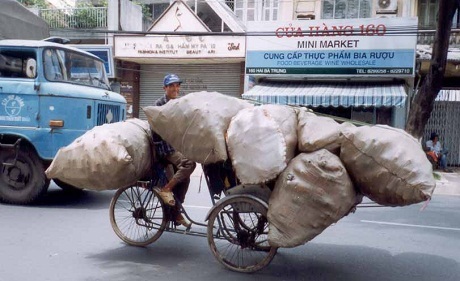 Chiếc xích lô chở hàng