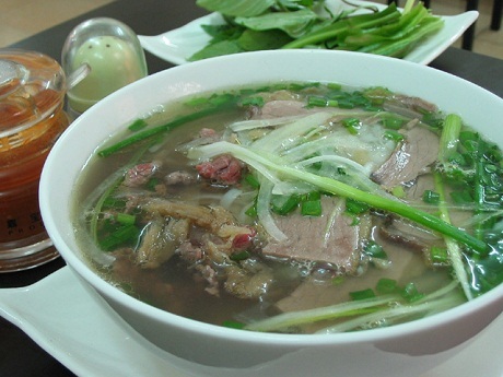 Những món ăn Việt được du khách nước ngoài yêu thích nhất - 1 Sẽ là thiếu sót lớn nếu nhắc tới ẩm thực Việt Nam mà bỏ qua món ăn tinh túy nhất – phở.