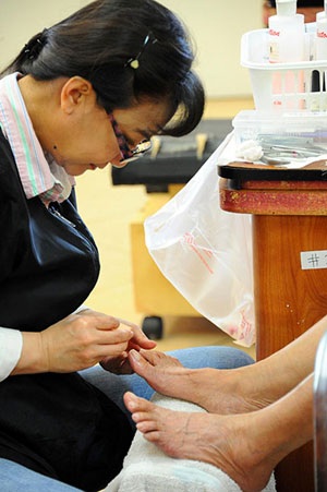 Thợ nails xuyên bang” trên đất Mỹ