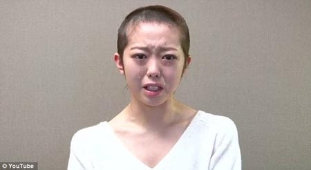 Sao Nhật cạo trọc đầu vì để lộ chuyện yêu đương