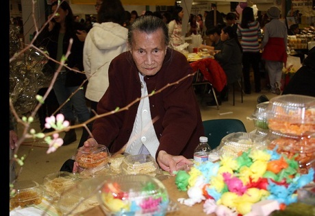 Bà cụ người gốc Huế, nên có những món mứt cũng rất Huế