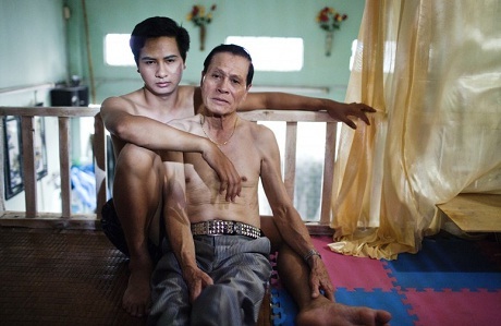 Bộ Y tế đề xuất cho phép kết hôn đồng giới - 1 Hùng và Hưng đã yêu nhau 2 năm.