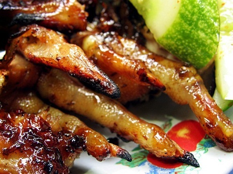 Những món ăn Việt được du khách nước ngoài yêu thích nhất - 15 Gà nướng mật ong. Da giòn nhưng không hề khô.