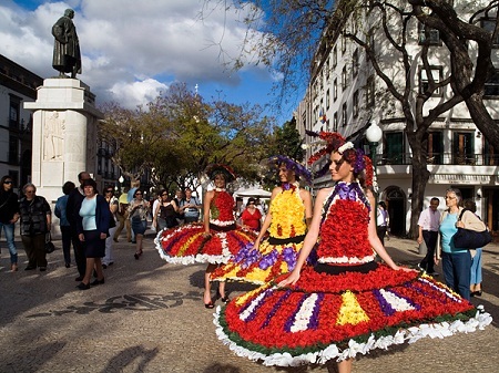 Rực rỡ những lễ hội mùa xuân