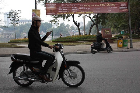 Chuyện kể hài hước về Tết Hà Nội của một thanh niên Mỹ - 18 Cất nó đi mà!