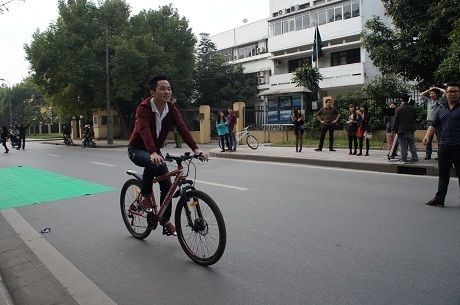 Tùng Dương vẫn thường đạp xe khi không quá bận rộn