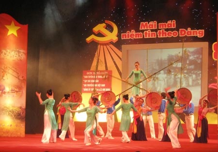 Tưng bừng các hoạt động chào mừng ngày thành lập Đảng - 3 Nguyên Phó Thủ tướng Vũ Khoan trong buổi giao lưu