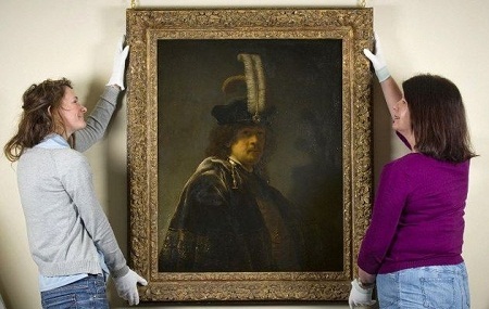 Bức tự họa đáng giá hơn 600 tỉ bị quên lãng trong tu viện - 1 Bức tự họa đáng giá hơn 600 tỉ bị quên lãng trong tu viện