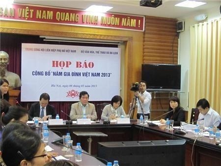 Thứ trưởng Bộ Văn hóa, Thể thao và Du lịch - ông Huỳnh Vĩnh Ái tại cuộc họp báo