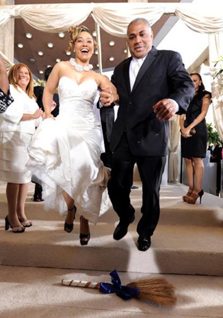 Kỳ lạ những tục lệ cưới hỏi trên thế giới - 9 Kỳ quái những tục lệ cưới hỏi