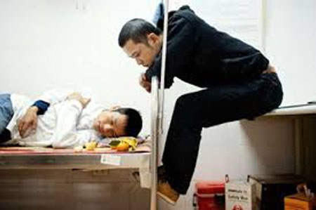 Bộ ảnh đồng tính đoạt giải ảnh báo chí thế giới xuất bản thành sách