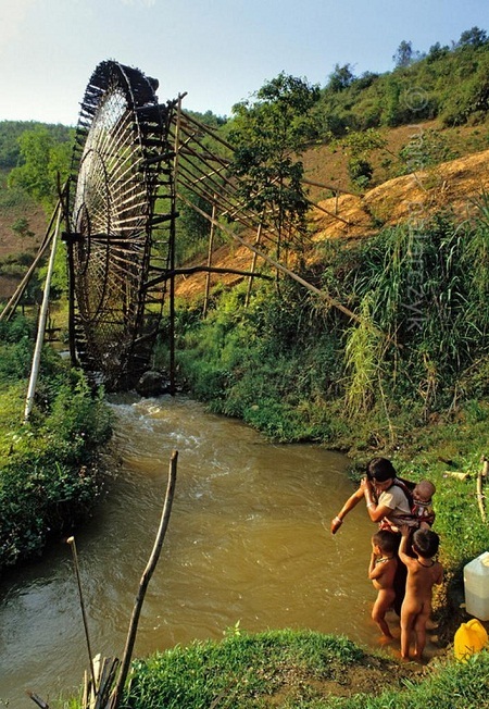 Tắm suối