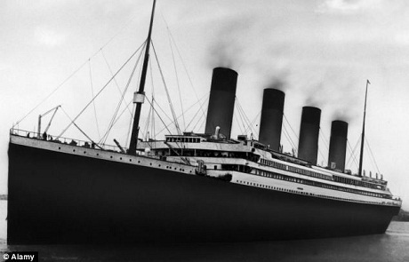 Chuyện tình buồn đằng sau cây vĩ cầm tìm thấy trên tàu Titanic - 9 Tàu Titanic lúc rời cảng Southampton tháng 4/1912 để bắt đầu chuyến hải trình bi kịch.