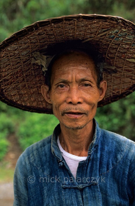 Ông cụ người Thái Trắng