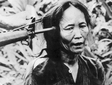 Hình ảnh về một "Nước Việt Nam từ trong máu lửa" - 11 Bức ảnh nổi tiếng của nhiếp ảnh gia Nick Út - Em bé Napan