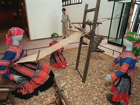 Báo Mỹ khuyên "nên một lần trong đời đi bộ trên phố cổ Hà Nội" - 5 Việt Nam – Đến thăm Văn Miếu để chiêm ngưỡng một không gian văn hóa kiến trúc cổ kính từ thế kỷ 11.