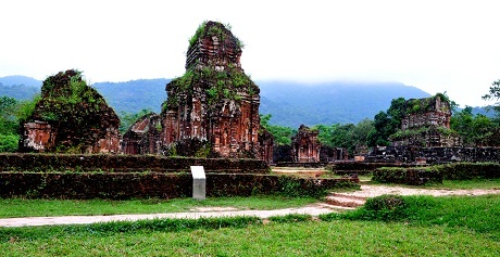 Chiêm ngưỡng vẻ đẹp cổ kính của hai di sản thế giới tại Quảng Nam - 1 Di tích Chăm Pa lắng đọng trong từng tòa tháp cổ