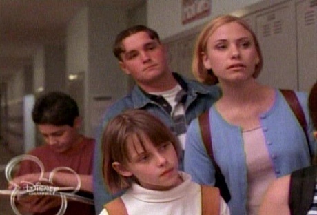 Nhìn lại những vai diễn quần chúng của các ngôi sao - 5 Nhìn lại những vai diễn quần chúng của các ngôi sao