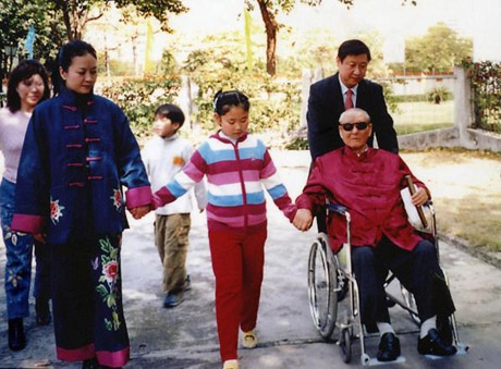 Điểm chung thú vị giữa gia đình Obama và Tập Cận Bình - 5 Một hình ảnh hiếm hoi có đủ 3 thành viên gia đình ông Tập Cận Bình