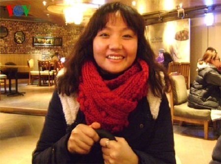 Nữ nghệ sĩ Việt biểu diễn cho Thủ tướng Hàn Quốc - 1 Nghệ sĩ đàn tranh Lê Minh Hồng.