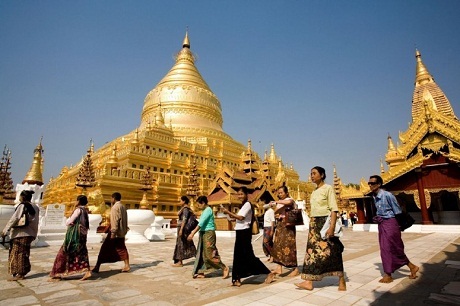 Báo Mỹ khuyên "nên một lần trong đời đi bộ trên phố cổ Hà Nội" - 14 Myanmar – Nhìn ngắm đền thờ Phật giáo Bagan đẹp nhất Châu Á với mái vòm nạm vàng vô cùng ấn tượng.