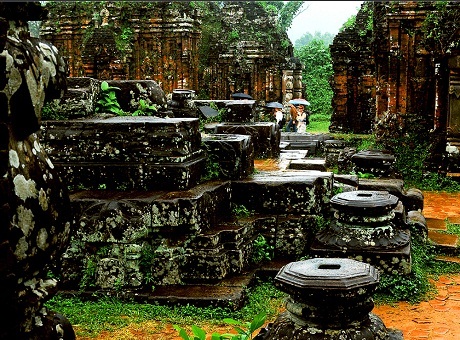 Chiêm ngưỡng vẻ đẹp cổ kính của hai di sản thế giới tại Quảng Nam - 5 Nét cổ kính hiện lên rõ trên từng chi tiết trên các tòa tháp cổ tại thánh địa Mỹ Sơn