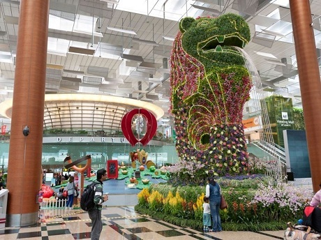 Báo Mỹ khuyên "nên một lần trong đời đi bộ trên phố cổ Hà Nội" - 19 Campuchia – Ngắm mặt trời mọc ở đền Angkor Wat.