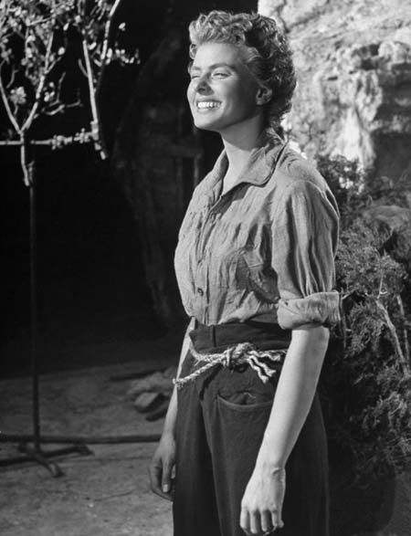 Phát hiện thêm hàng nghìn tài liệu của nhà văn Hemingway - 3 Tạo hình của Ingrid Bergman trong phim “Chuông nguyện hồn ai” (1943)