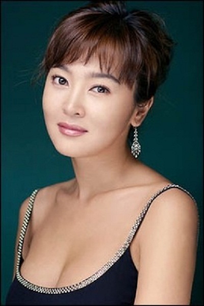 Những hoa hậu “dấn thân” thành công sang địa hạt nghệ thuật