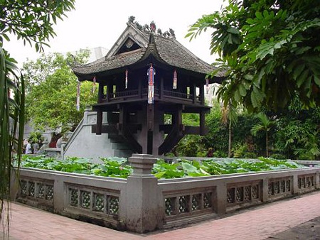 Vì sao chùa Một Cột từng được bình chọn "độc đáo nhất châu Á"? - 2 Đây là một trong những ngôi chùa nổi tiếng và được nhắc đến nhiều nhất trong lịch sử Việt Nam.
