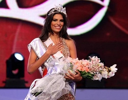 Những hoa hậu bị truất vương miện một cách... không ngờ