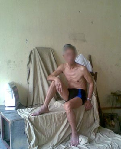 Thợ lăn sơn trở thành người mẫu khỏa thân