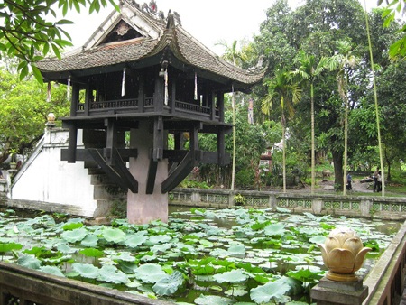 Vì sao chùa Một Cột từng được bình chọn "độc đáo nhất châu Á"? - 7 Đây là một trong những ngôi chùa nổi tiếng và được nhắc đến nhiều nhất trong lịch sử Việt Nam.
