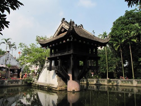 Vì sao chùa Một Cột từng được bình chọn "độc đáo nhất châu Á"? - 9 Đây là một trong những ngôi chùa nổi tiếng và được nhắc đến nhiều nhất trong lịch sử Việt Nam.