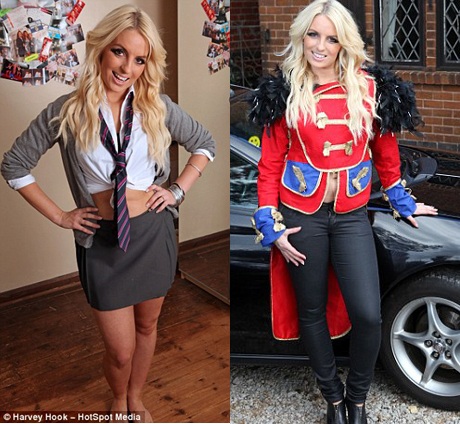 Giống người nổi tiếng cũng "hái" ra tiền! - 2 Michaela Weeks - một “look-alike” khá nổi tiếng chuyên vào vai Britney Spears