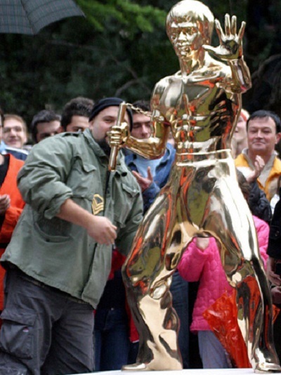 Tượng Michael Jackson ở Eindhoven, Hà Lan.