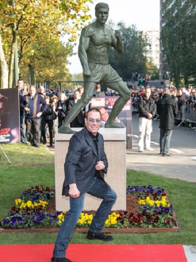 Một bức tượng khác của Bob Marley được dựng lên ở quê nhà Jamaica.