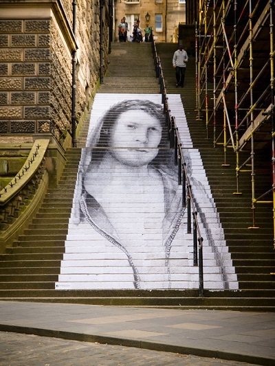 Bức chân dung trên cầu thang Warristons.