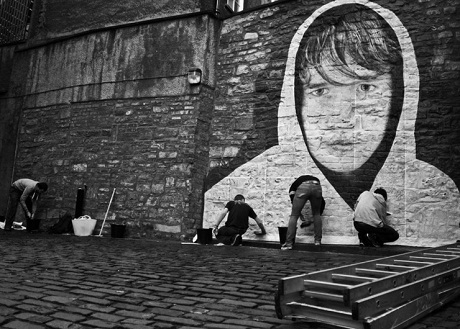 Thanh niên Robertson.